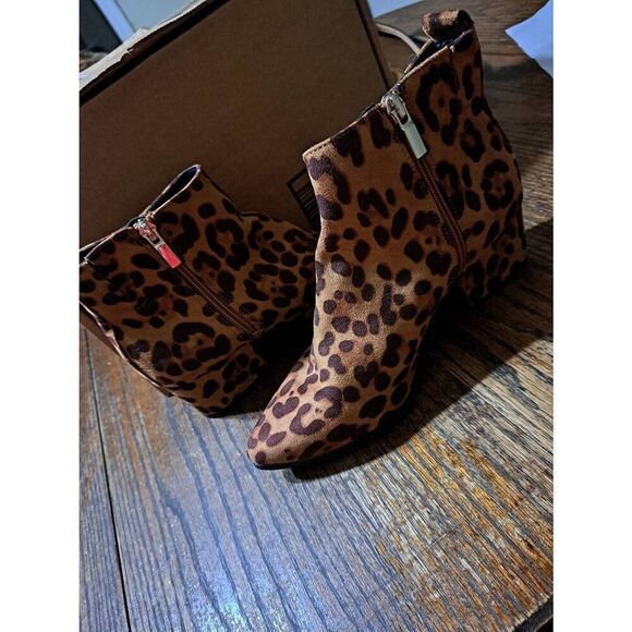 Size 7 A New Day Brown Tan Spotted Animal Cheetah Leopard Ankle Boots Booties - Picture 6 of 7
